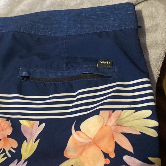 Vans board shorts - Picture 3 of 5